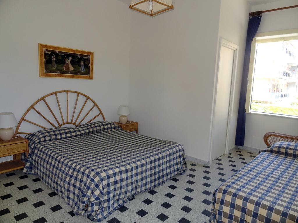 B&B Villa Fantasia ガエータ 部屋 写真